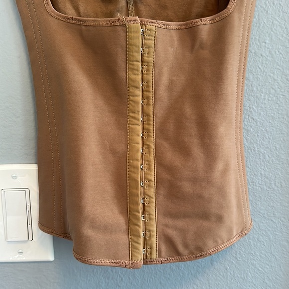 NWOT Lipo Express Female Vest - Picture 5 of 9